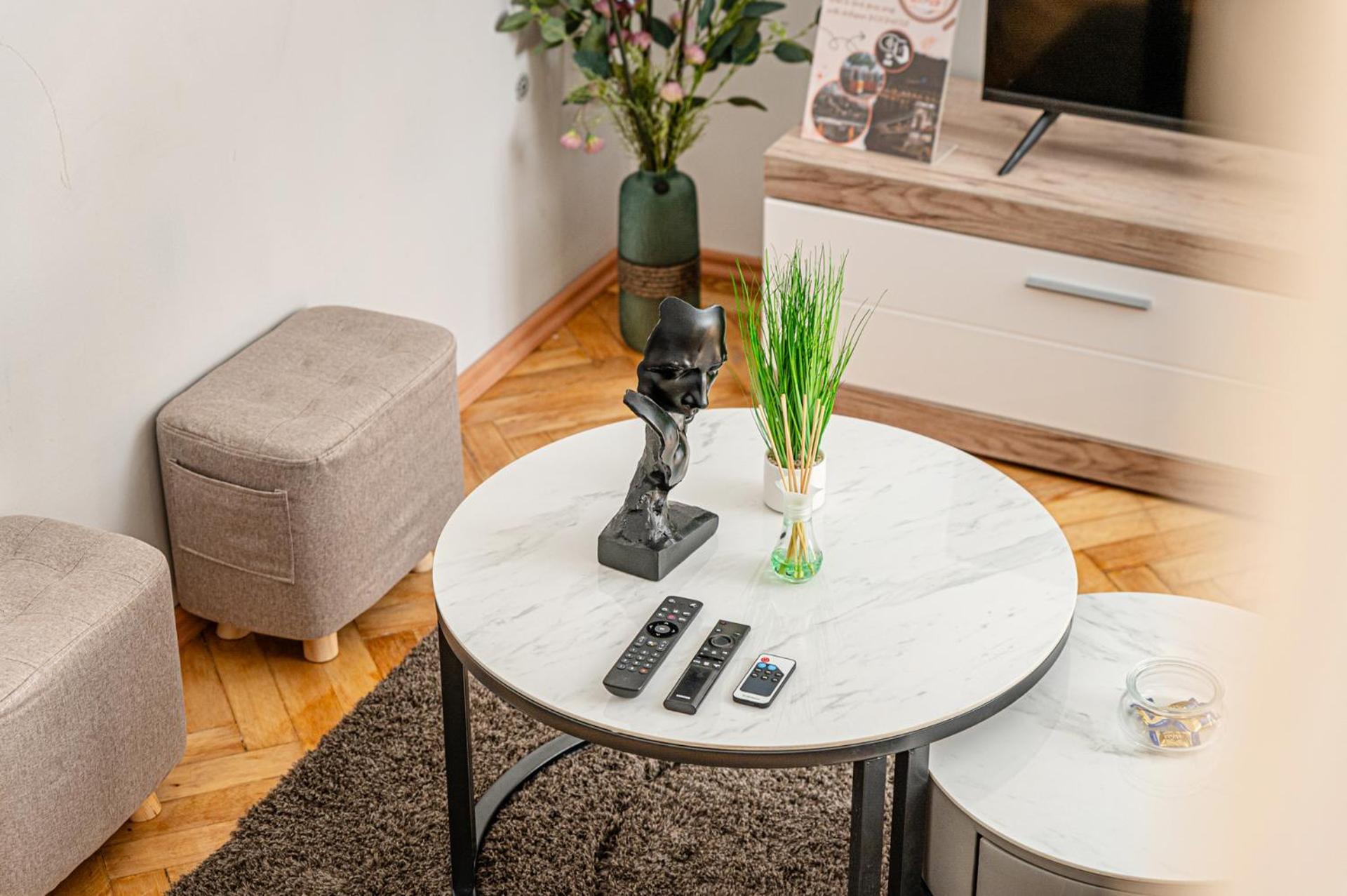 Westend Loft Chic 2br W Ac By Nyugati & M3 Metro Appartement