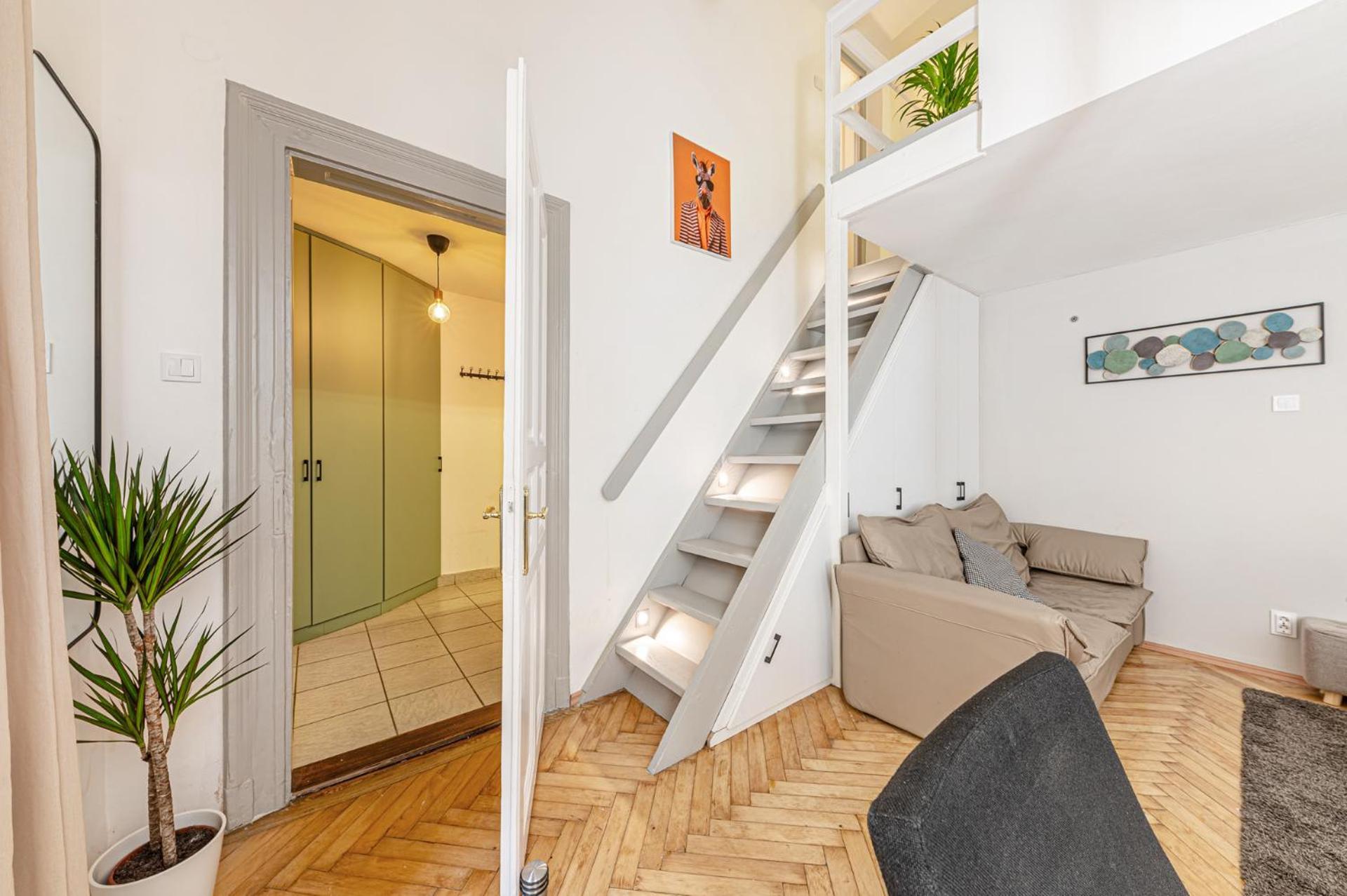 Westend Loft Chic 2br W Ac By Nyugati & M3 Metro Appartement