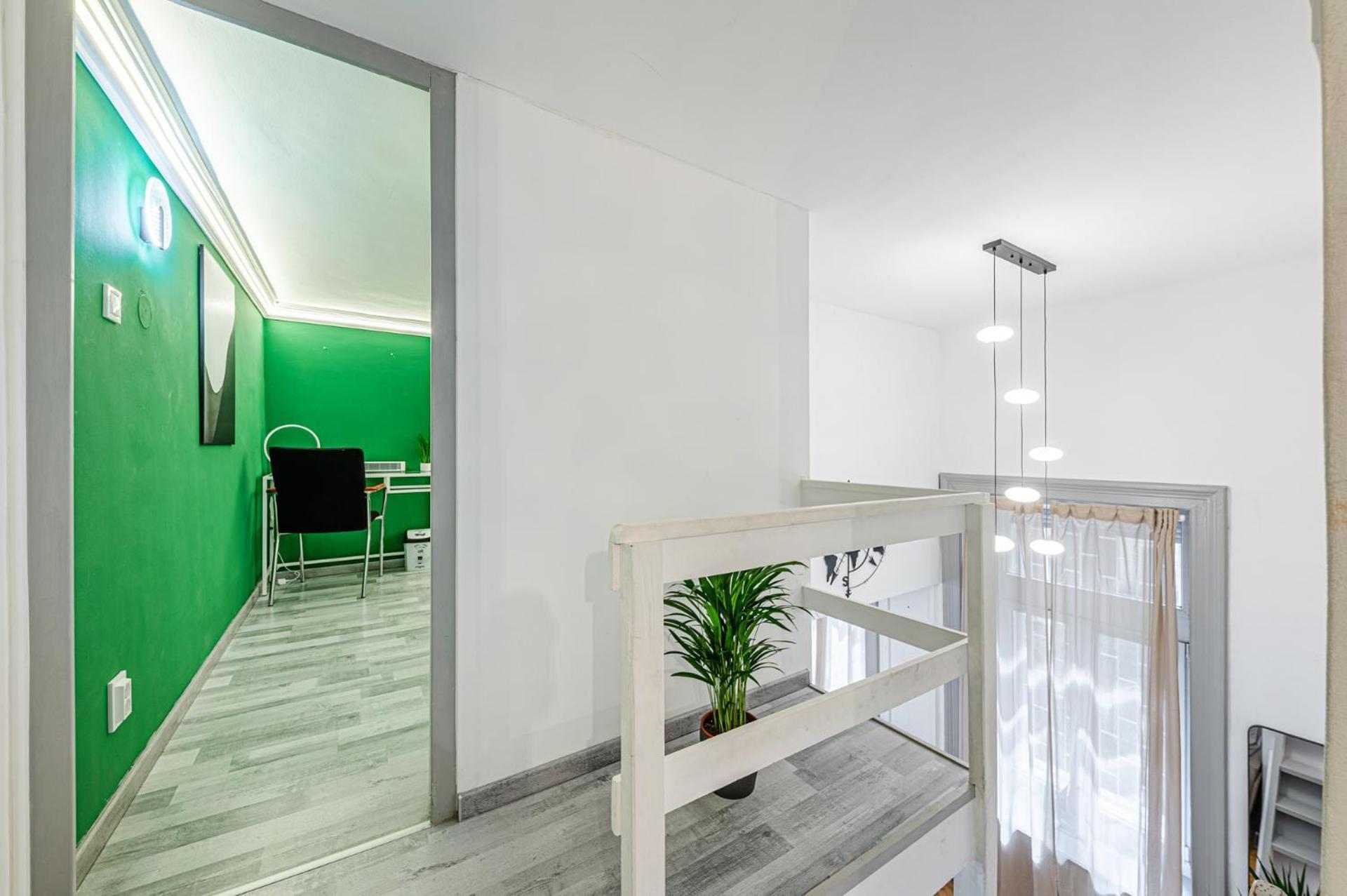 Westend Loft Chic 2br W Ac By Nyugati & M3 Metro Appartement Boedapest
