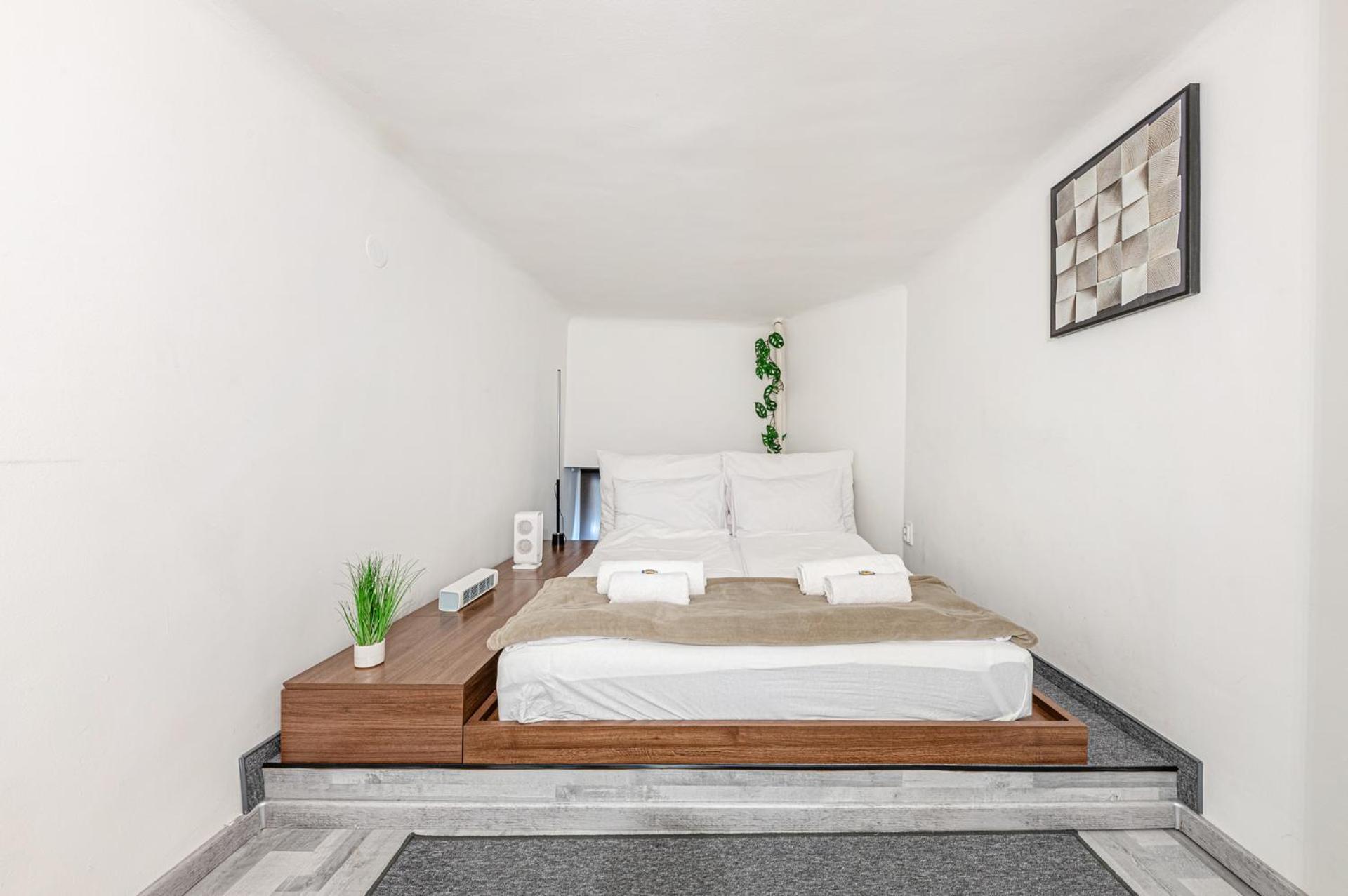 Westend Loft Chic 2br W Ac By Nyugati & M3 Metro Boedapest